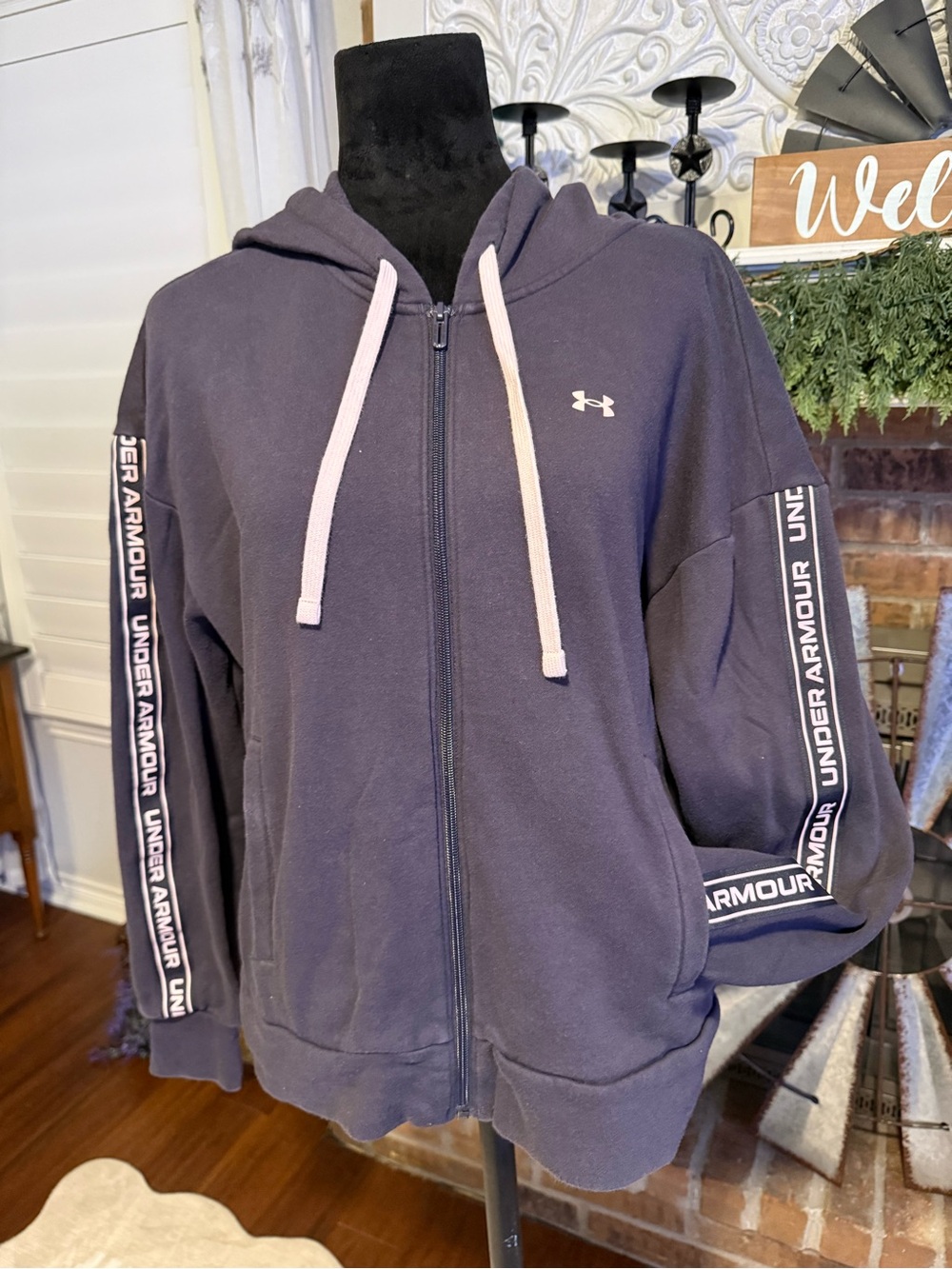 Under Armour Women’s Full Zip Hoodie LG Large Gray Pink Loose Fit Logo Sleeve